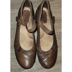 Earth Origins Leather Mary Jane Sandals size 9